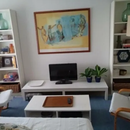 Cheap And Chic, Apartman